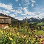 Alpengondel - Balcony & Mountain View بيت للعطل *