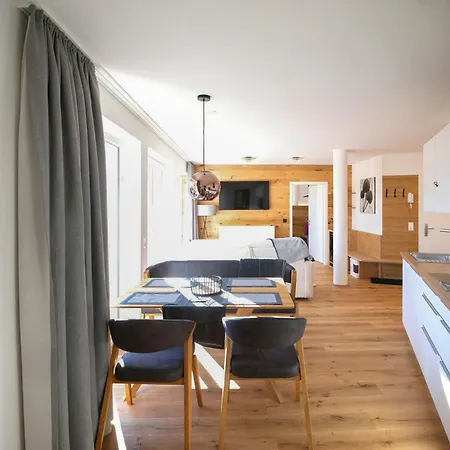 Alpengondel - With Balcony In Tyrol, Presented By Alpenluxus クラムザッハ